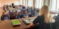 В рамках второго этапа профилактической акции «Внимание — дети!» была организована рабочая встреча представителей Госавтоинспекции и Росгвардии - Магсити74