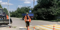 В Новопавловске продолжаются работы по обновлению пешеходных переходов. - Кировский муниципальный округ