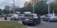 В Иркутске у фонтана на Байкальской в столкнулись Honda Shuttle и Geely - Baikal24.Ru