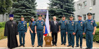 Сотрудники МЧС России по Брянской области почтили символ единства страны - МЧС