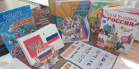 Яркие цвета Родины: спецбиблиотека организовала мастер-класс ко Дню российского флага - Министерство культуры, по делам национальностей и архивного дела