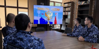 В Нальчике росгвардейцы посетили тематическую фотовыставку ко Дню Государственного флага Российской Федерации - Росгвардия