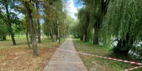 В парке «Зелёный остров» в Черкесске обновляют деревянные покрытия - Газета День республики