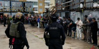 В Санкт-Петербурге сотрудники ОМОН Росгвардии оказали содействие военному следствию и военной полиции в проведении рейда - Росгвардия