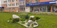 В Индустриальном районе продолжаются работы по содержанию клумб - Администрация г. Барнаул