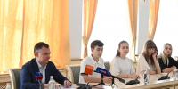 В РГЭУ(РИНХ) прошла встреча главы региона с первокурсниками, получившими 100 баллов по итогам ЕГЭ - РГЭУ (РИНХ)