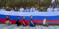 Под единым триколором: Кизилюрт отметил День Государственного флага России - Газета Кизилюртовские вести