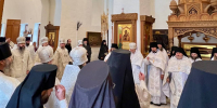 Архиереи Тверской и Смоленской митрополий совершили Литургию в Старицком монастыре перед началом круглого стола «Практическое исполнение монашеских обетов в условиях современности» - Тверская епархия