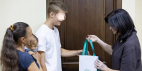 Вручение реабилиьауионного аппарата - UstLabInfo.Ru