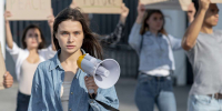 Фейком оказалась информация о митинге «Яблока» в Воронеже - Обозреватель.Врн