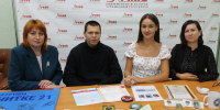Боец Чувашского полка с основателем группы «С Миру по нитке 21» в госархиве - Министерство культуры, по делам национальностей и архивного дела