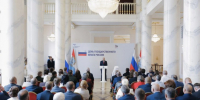 Вячеслав Федорищев вручил государственные награды жителям Самарской области накануне Дня флага России - НеСлухи.РФ
