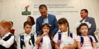 Рустем Загидуллин вручил будущим первоклассникам портфели в рамках акции «Помоги собраться в школу» - Министерство юстиции