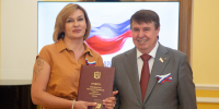 Ко Дню Государственного Флага РФ крымским медикам вручили заслуженные награды - Минздрав Крыма