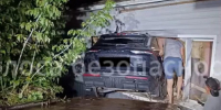 В Моршанске пьяный водитель на авто влетел в окно жилого дома - OnlineTambov.Ru