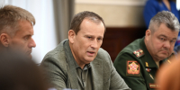 Александр Дрозденко рассказал о передаче орденов Мужества семьям участников СВО - Комитет по печати
