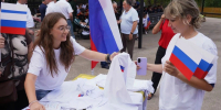 В Национальной деревне познакомили с символами России - Комсомольская правда