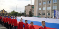 Бузулук присоединился к патриотической акции, посвящённой Дню Государственного флага Российской Федерации - Администрация города