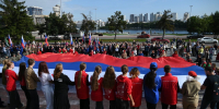 Денис Паслер поздравил свердловчан с Днем флага Российской Федерации - КП Екатеринбург
