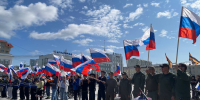 В Якутске ко Дню флага России вручили паспорта юным горожанам и награды участникам СВО - Якутское-Cаха ИА