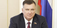 Анатолий Овсянкин поздравил смолян с Днём Государственного флага России - Комсомольская Правда