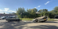 В Самаре в ДТП перевернулся автомобиль такси - Волга Ньюс