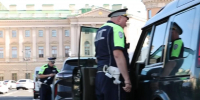 Полиция проверила почти 300 машин в историческом центре Петербурга - Spbdnevnik.ru