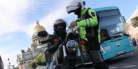 В историческом центре Петербурга полиция проверила почти 300 автомобилей - Online47.Ru