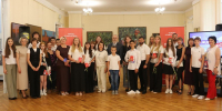 В Ставрополе вручили первые паспорта 10 подросткам в честь Дня флага - Вечерний Ставрополь
