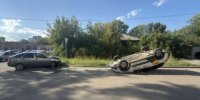 На перекрестке мощный удар завалил Гранту на крышу - КТВ-ЛУЧ