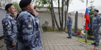 В День Государственного флага в подразделении ОМОН «Медведь» состоялось торжественное открытие мемориала сотрудникам, погибшим при исполнении служебных обязанностей - Росгвардия
