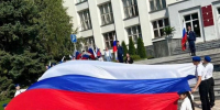 Восхождение на Бештау, фотозона под триколор, мастер-класс по акрилу, горный бег и концерты – на КМВ День флага РФ отмечают ярко - Sk-News.Ru