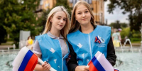 Вячеслав Жабин поздравил жителей Ельца с Днем российского флага - LipetskNews.Ru