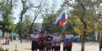 В День Государственного флага России в Северном парке прошел «Забег с флагом». - Газета Заря Кубани