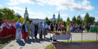 Вологжане отметили День флага и яблочный Спас в Прилуках - Вологда.РФ