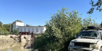Иномарка с 4 людьми в салоне съехала с дороги в водоем Ставрополья: один человек погиб - Bloknot-Stavropol.Ru