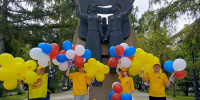Улыбки, ленточки и гордость за страну: как СПРАВЕДЛИВАЯ РОССИЯ отметила День флага в Кемерове - Справедливая Россия