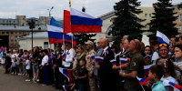 В Тульской области масштабно отпраздновали День флага - Молодой коммунар
