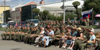 В Уссурийске перед Домом офицеров Российской армии состоялся концерт, посвящённый Дню государственного флага Российской Федерации - Ussur.Net