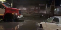 В Улан-Удэ спасатели помогли водителям, застрявшим в лужах - Infpol.Ru