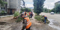 В Улан-Удэ убирают поваленные деревья и ветки - ИА Байкал-Daily