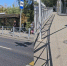 В Волгограде новую остановку отгородили забором от дороги: пассажиры в недоумении - Volganet.Net