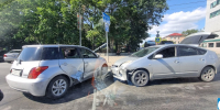 В центре Южно-Сахалинска «Тойоте» порвали дверь - CitySakh.Ru