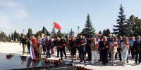 В Курске почтили память героев Курской битвы и возложили цветы к мемориалу «Курская дуга» - Курская правда