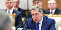 Юрий Ушаков не исключил встречи Владимира Путина и Дональда Трампа на саммите АТЭС - Говорит Москва