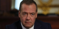 Дмитрий Медведев: «Его клоунские штаны уже полны липкого вонючего ужаса. В нём неонацисты Украины его и утопят!» - Столица С