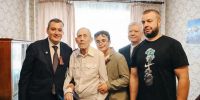 Хинштейн поздравил 103‑летнего лётчика Жакова с Днём Победы в Курской битве - Курские Известия