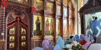 Обитель тишины и надежды: жены и матери героев СВО посетили Петропавловский женский монастырь - Приамурская митрополия