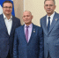 Виталий Хоценко наградил полковника полиции Юрия Виноградова за многолетнюю службу - Газета Ваша звезда