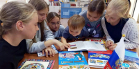 Час гражданственности «России славный триколор»  в  детской библиотеке - Культура Называевского района